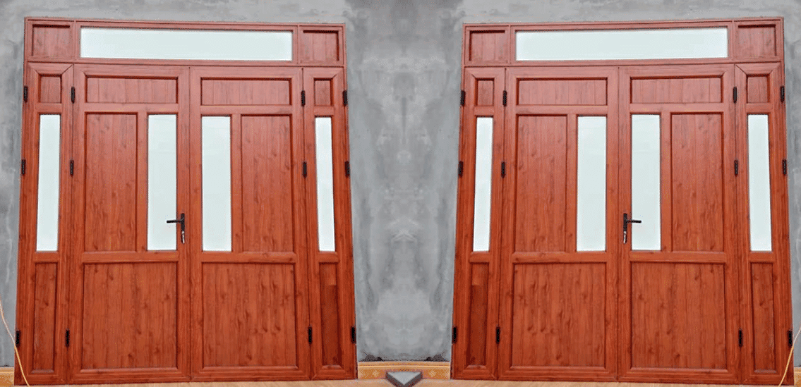 Cửa nhôm vân gỗ 2 cánh: -Khuôn bản rộng 100mm -Phào bản lề to 7 phân